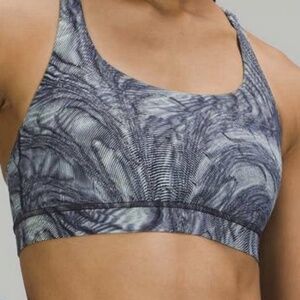 Lululemon Energy Bra Size 8 Color Diminsional Icing Blue Multi with pads L lovie